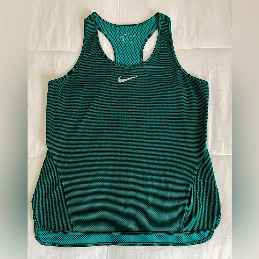 Women’s Nike Aeroreact racerback tank top size large